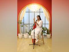 
      
      Old but Gold: Shahana's Heartfelt Tribute to Retro Bollywood Song
      
      