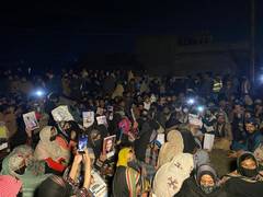 
      
      Turbat long march: Police harass Baloch protesters, detain 20
      
      