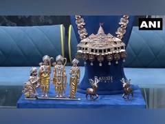 
      
      Over 5000 American diamonds used to make necklace on Ram Temple
      
      