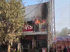 
      
      Haryana: Fire breaks out at shopping mart in Gurugram
      
      