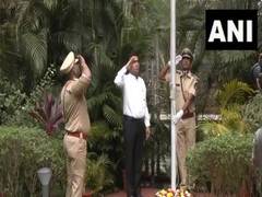 
      
      Pramod Sawant hoists national flag on 62nd Liberation Day of Goa
      
      