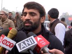 
      
      Bajrang Punia leaves Padma Shri on Kartavya Path pavement
      
      