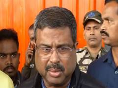 
      
      Union Minister wades into influencer’s temple visit row
      
      