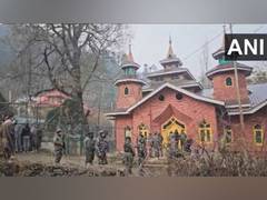 
      
      J-K: Former  police officer shot dead by terrorists in Baramulla
      
      