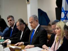 
      
      Netanyahu heckled by hostages' families
      
      