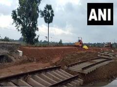 
      
      TN: Railway track damaged due to heavy rainfall in Thoothukudi 
      
      