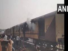 
      
      Fire breaks out in luggage coach in Maharashtra's Nanded
      
      