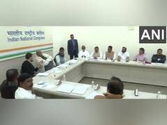 
      
      Kharge, Rahul Gandhi hold meeting with Andhra Congress leaders
      
      