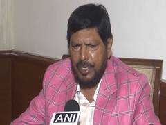 
      
      'Hum bhi nahi hai kuch kam,' Athawale on 'Hain Tayyar Hum' rally
      
      