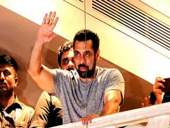 
      
      Salman Khan greets fans outside Galaxy apartment on 58th birthday
      
      