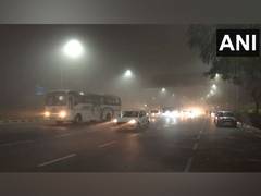 
      
      134 flights delayed, 22 trains late as dense fog grips Delhi
      
      