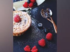 
      
      Understanding evolutionary roots of preferences for sweet tastes
      
      
