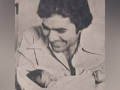 
      
      Twinkle shares adorable pic with Rajesh on birth anniversary 
      
      
