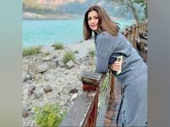
      
      Sonali Bendre gives glimpse of 'Ganges view'
      
      