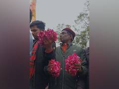 
      
      Iqbal Ansari showers flowers at PM Modi's motorcade
      
      