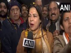 
      
      MoS Meenakashi Lekhi welcomes 2nd Vande Bharat Express in Delhi
      
      