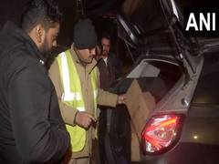 
      
      Delhi Police conduct vehicle checks ahead of New Year celebration
      
      