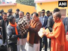 
      
      Nadda, Yogi distribute chocolates and blankets in Lucknow
      
      