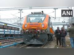 
      
      Rousing welcome given to Amrit Bharat train in Waltair railway 
      
      