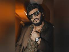 
      
      Arjun Kapoor gets new tattoo, takes inspiration from phoenix
      
      