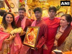 
      
      Madhuri with husband Shriram Nene visits Siddhivinayak temple
      
      