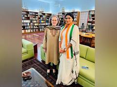
      
      YS Sharmila calls on Sonia Gandhi after joining Congress
      
      