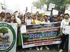 
      
      MP Tribal protest against Chhattisgrah's Hasdeo deforestation
      
      