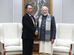 
      
      Mizoram Chief Minister Lalduhoma meets Prime Minister Narendra Mo
      
      