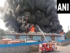 
      
      Maharashtra: Massive fire breaks out at warehouse in Uran
      
      