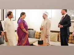 
      
      Irani, Muraleedharan meet Türkiye, Malaysia Haj Affairs Ministers
      
      