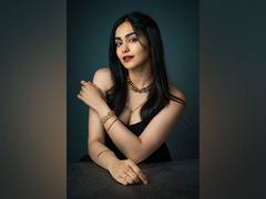 
      
      Adah Sharma to star in Sunil Grover-starrer 'Sunflower' 2
      
      