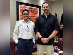 
      
      Rohit Shetty meets 
