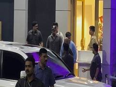 
      
      Salman Khan keeps it casual as he gets snapped at Kalina airport
      
      