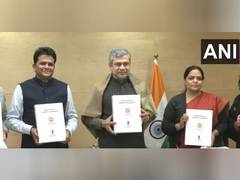 
      
      Union Rail Minister unveils Indian Railways Construction Manual
      
      
