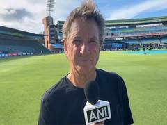 
      
      Mark Nicholas gives unique take on Newlands pitch
      
      