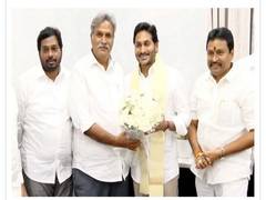 
      
      Vijayawada MP Kesineni quits TDP, joins ruling YSRCP
      
      
