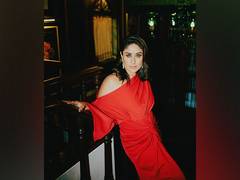 
      
      Kareena's team issues statement about her next project
      
      