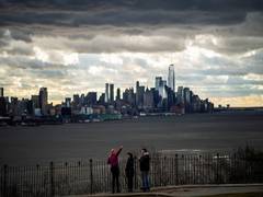 
      
      Powerful storm hits large parts of eastern US
      
      