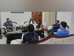 
      
      Meeting of Mallikarjun Kharge with Arvind Kejriwal underway
      
      
