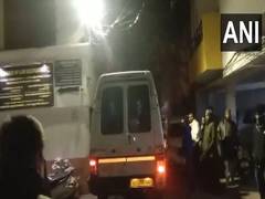 
      
      Mortal remains of renowned  Munawwar Rana reached his residence
      
      
