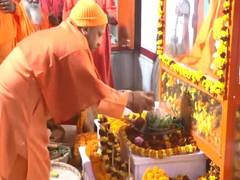 
      
      Uttar Pradesh CM Yogi offered khichdi at Gorakhnath Temple
      
      