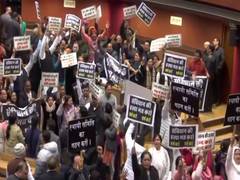 
      
      BJP leaders hold protest in MCD House, demand standing committee
      
      