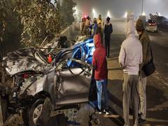 
      
      1 killed, 4 injured in collision between two cars in Delhi 
      
      