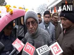 
      
      Champat Rai appreciates UP govt for starting Pink auto service
      
      
