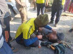 
      
      Uttarakhand: Car crashes into trench near Gumkhal, SDRF rescues 3
      
      