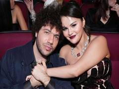 
      
      Check out Selena Gomez, Benny Blanco's stylish picture 
      
      