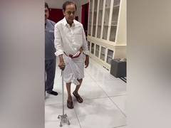 
      
      BRS chief KCR undergoes physiotherapy 
      
      