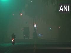 
      
      Delhi: Dense fog disrupts flight operations, 22 trains delayed
      
      