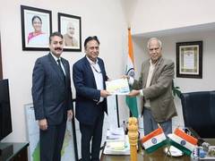 
      
      PNGRB Chairperson meets Punjab Governor Banwarilal Purohit
      
      