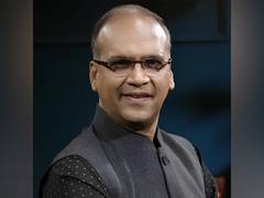 
      
      Komal Nahta supports 'Hero Heeroine' which has message for youth
      
      